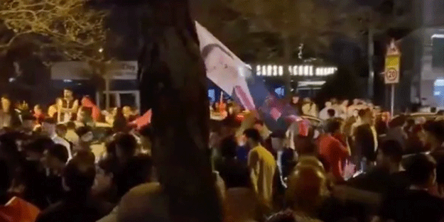 CHP ve DEM Partililer birlikte kutlama yaptı! "Selo'ya özgürlük" sloganları attılar