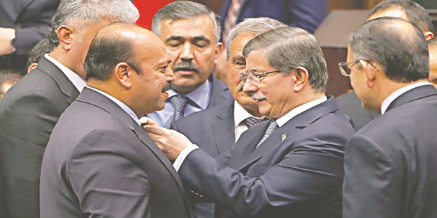 CHP ve MHP’li belediye başkanları AK Parti’de