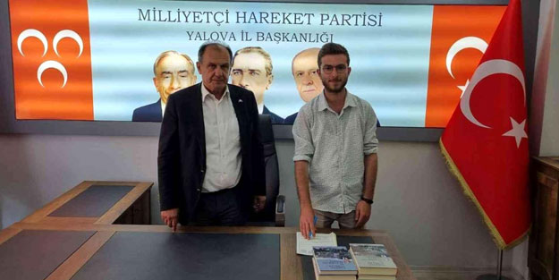 CHP'li yönetici istifa edip MHP'ye katıldı