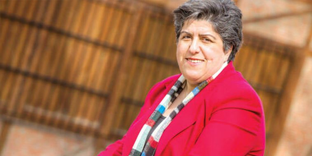 İsmail Küçükkaya’dan dayak yemek yetmiyormuş demek ki! Eda Demirci’nin yüzüne bile bakmayan Canan Güllü’ye ısmarlama ödül