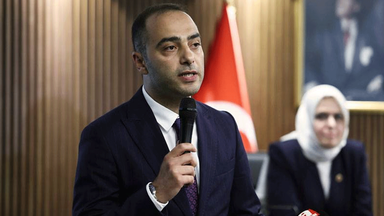 CHP yönetimi geçen seneki paralarını bile vermemiş! Kayyım geldi maaş krizi çözüldü