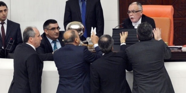 CHP ve BDP'liler arasında kavga