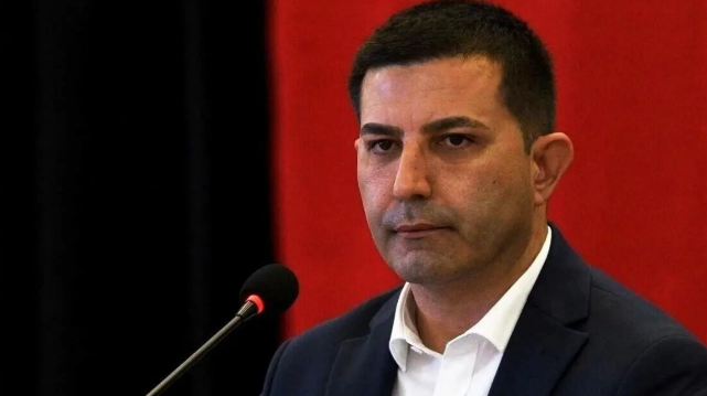 CHP'de bir istifa daha! O belediye başkanı da partiden ayrıldı