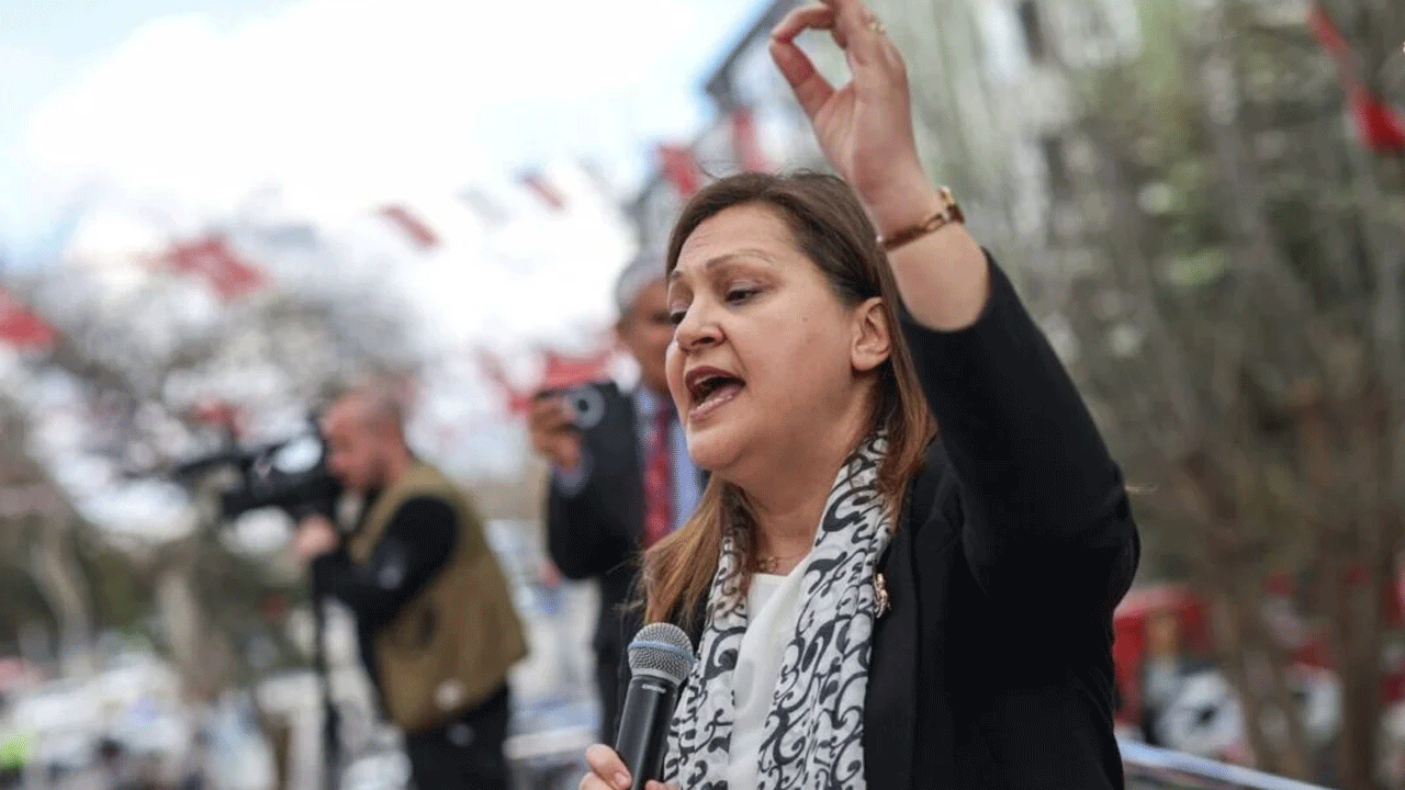 CHP'de Burcu Köksal depremi! Faturayı kesip görevden aldılar!