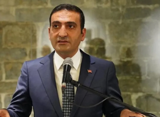 CHP'de "dünkü CHP'liler" kavgası