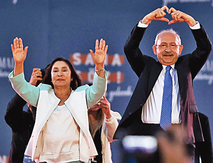 CHP’de kadına saygı lafta kaldı! Bay Kemal’in ardından eşine saldırdılar