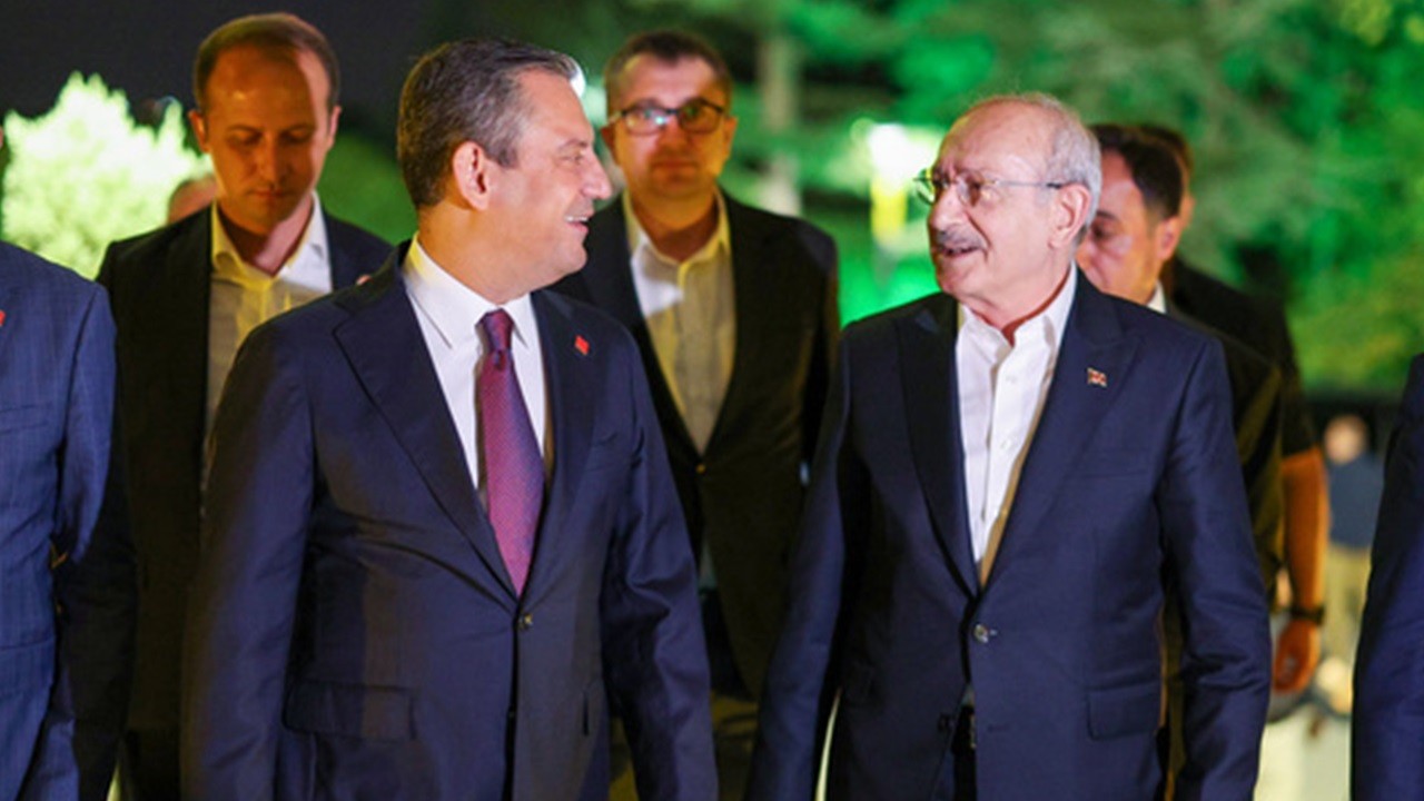 CHP’de kılıçlar çekildi!