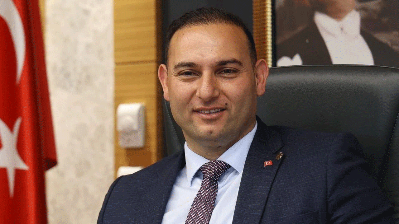 CHP'de kopuş sürüyor! Bir ilin CHP'li belediye başkanı daha istifa etti!