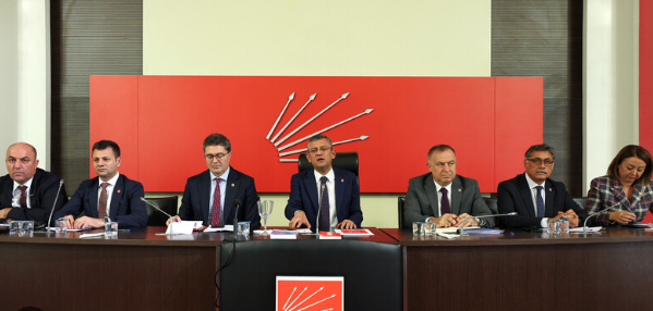 CHP'de kritik toplantı! MYK, Özgür Özel başkanlığında toplan