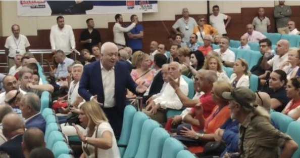 CHP'de kriz devam ediyor! İzmir'de kongre karıştı: Tuncay Özkan'a kontenjan tepkisi