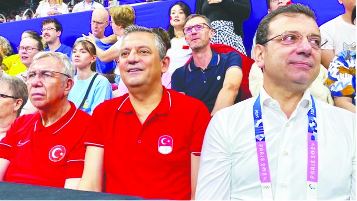 CHP’de liderlik sahası karıştı