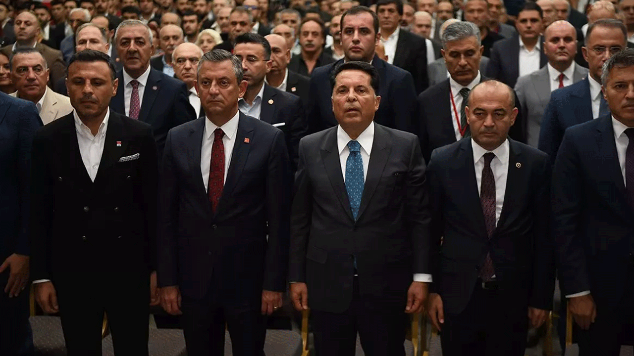 CHP'de oyun üstüne oyun! Ahmet, Özgür'ü kandırdı