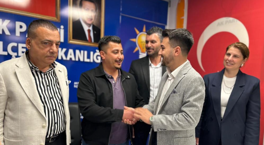 CHP'de sürpriz bir istifa daha! Genç başkan AK Parti'ye geçti