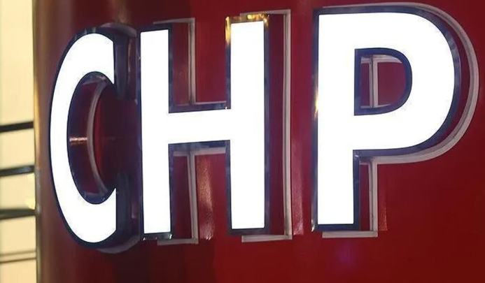 CHP'DE 5 belediye başkanı ihraç edildi