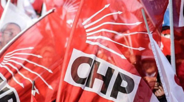 CHP'de yeni skandal: 4 ay boşa gitti, başkanlar isyanda