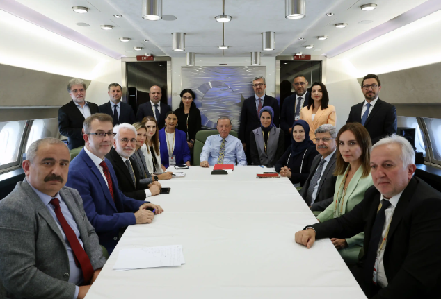 CHP'deki kriz ile ilgili ne söyledi? Gazeteciler sordu Erdoğan cevapladı