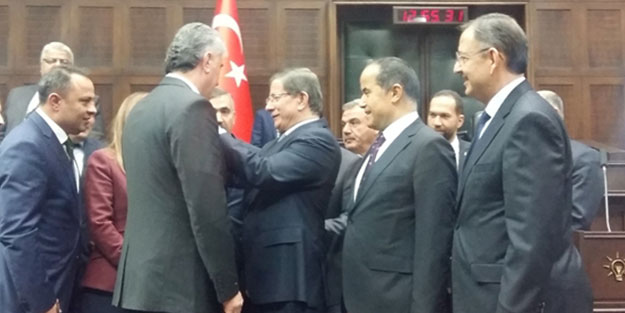 CHP ve MHP'li belediye başkanları AK Parti'ye geçti!