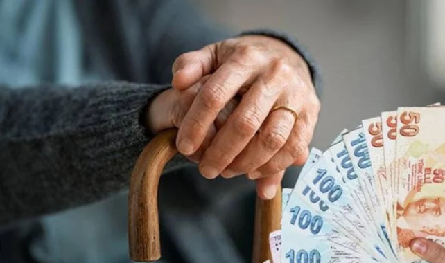 CHP'den emekli üzerinden siyasi şov: "Hayali" ikramiye teklifi! Emekli ikramiyeleri 28 bin lira mı oluyor?
