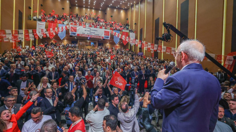 CHP'den 'figüran' iddialarına sert tepki: "Tetikçilikle basın ahlakı bağdaşmaz!"