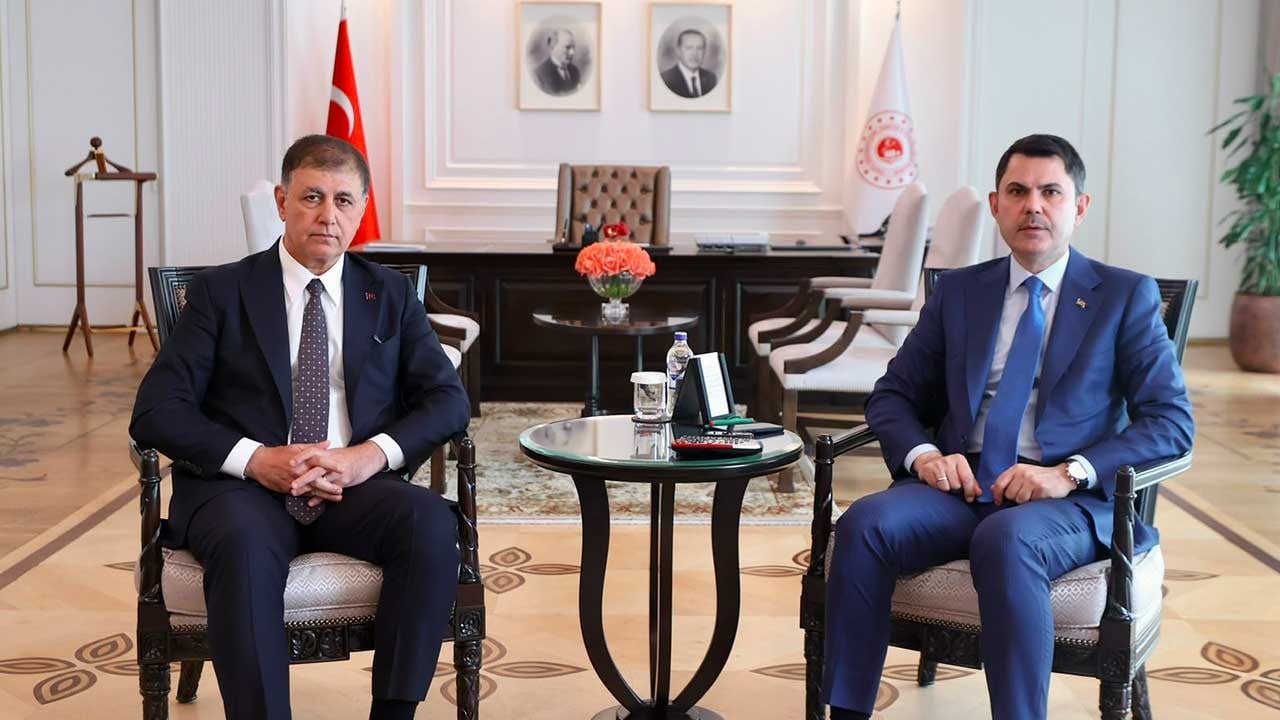 CHP’den istifa eden Tugay, Kurum’u ziyaret etti! İzmir’in eksiklikleri için destek istedi