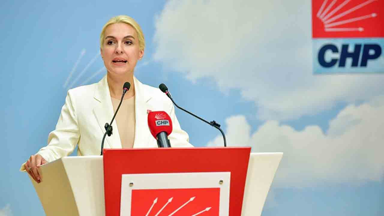 CHP’den kaçan kaçana! O isim de istifa etti!