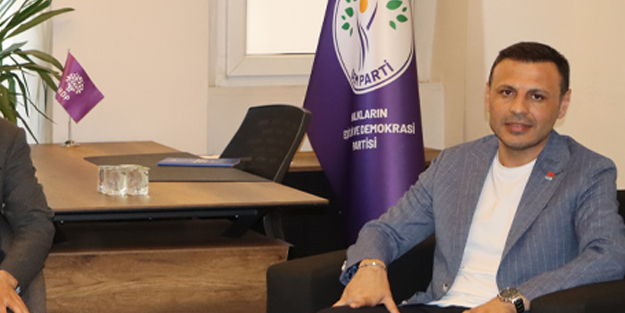 CHP'den Kobani ziyareti! Koşa koşa gittiler