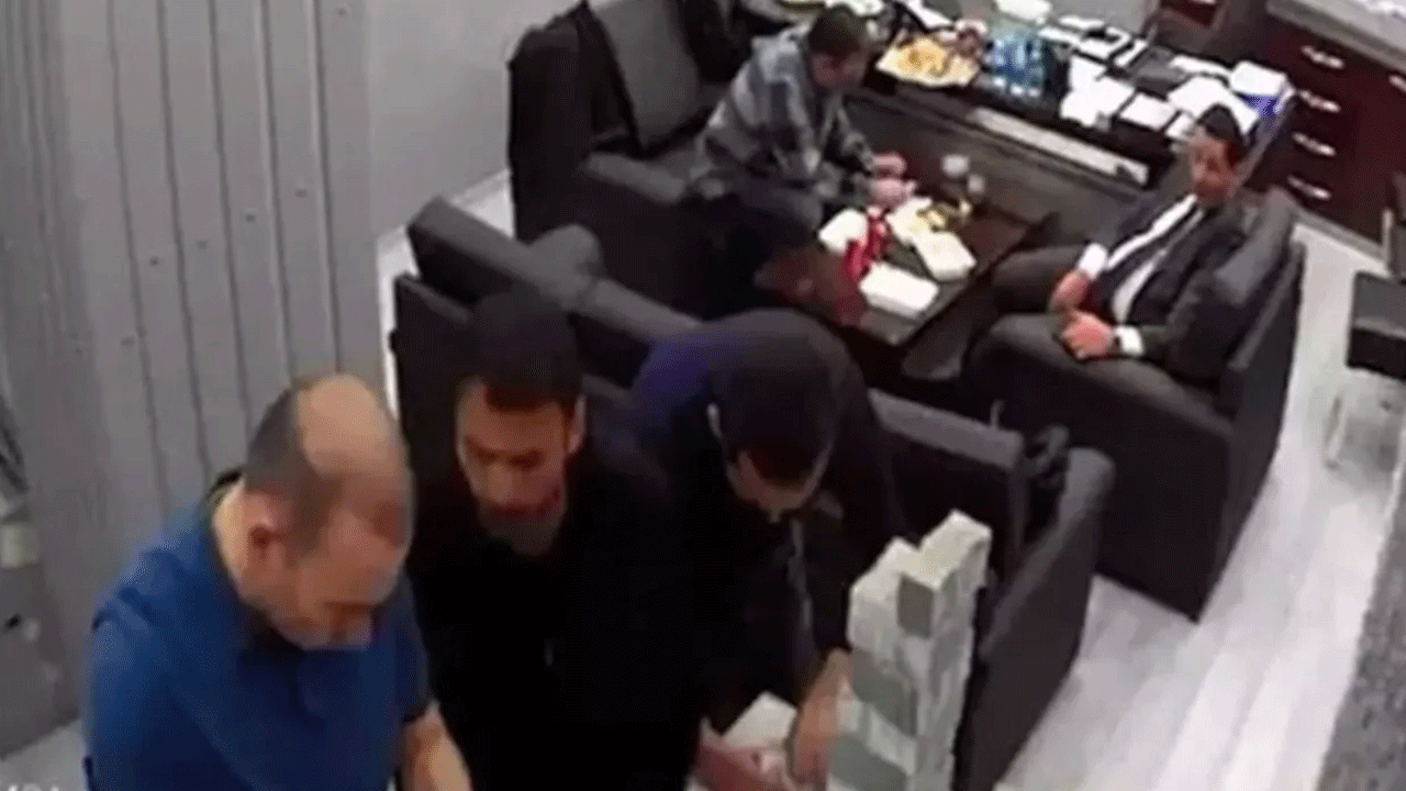 CHP'den para kulelerine şaka gibi savunma: Parayı elden vermek hukuka aykırı değilmiş!