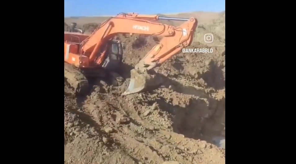 CHP’li ABB’nin Ankara’ya su getirme seferberliği! 1 kişi çalışıyor diğerleri seyrediyor!