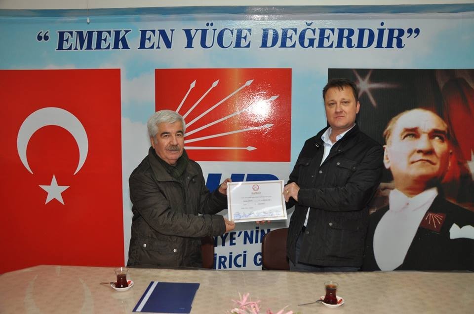 CHP’li Aksoy Menemen’de mazbatasını aldı 