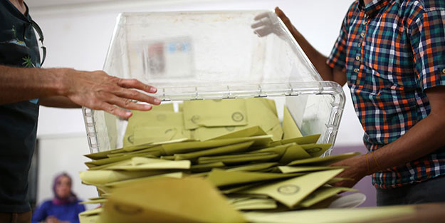 CHP'li anketçi AK Parti'nin son oy oranını duyurdu! Şaşıp kaldılar