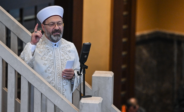 CHP’li Aylin Nazlıaka yine laiklik krizi geçirdi Ahmet Hakan’ın verdiği cevap olay oldu: "İmam minberde güzele bakmak sevaptır mı desin?
