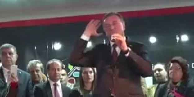 CHP'li başkan eveledi, geveledi ,15 Temmuz'a darbe diyemedi