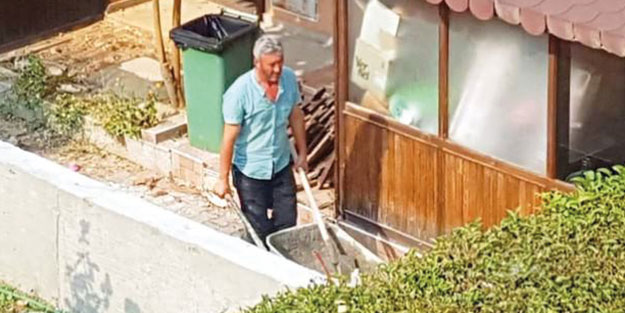 CHP'li Başkan, belediye işçilerini evini yaptırmak için kullandı