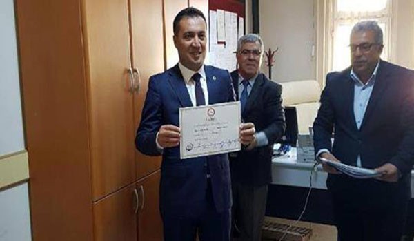 CHP’li başkan tekbirlerle göreve başladı 