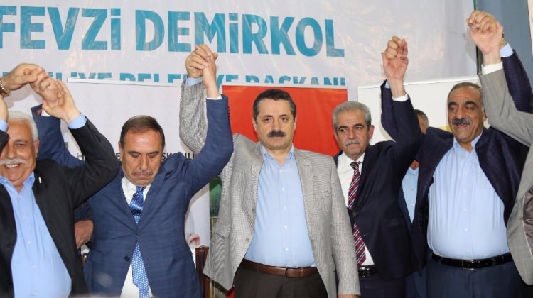 CHP’li başkan yardımcıları AK Parti’ye geçti