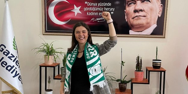 CHP'li başkan yardımcısı: Sınavda soruları aldım, ful çektim!