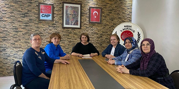 CHP'li başkan yönetimiyle birlikte istifa etti