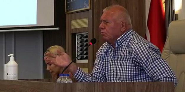 CHP'li başkandan skandal cevap: Dağıtmak zorunda değilim size ne!