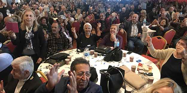 CHP'li başkanın aday olmaması coşkuyla Halk davul zurna ile kutladı