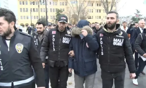 CHP'li başkanın ‘Ölüm villaları’ndaki imza oyunu! Büyükçekmece’deki rüşvet operasyonunda şok detaylar