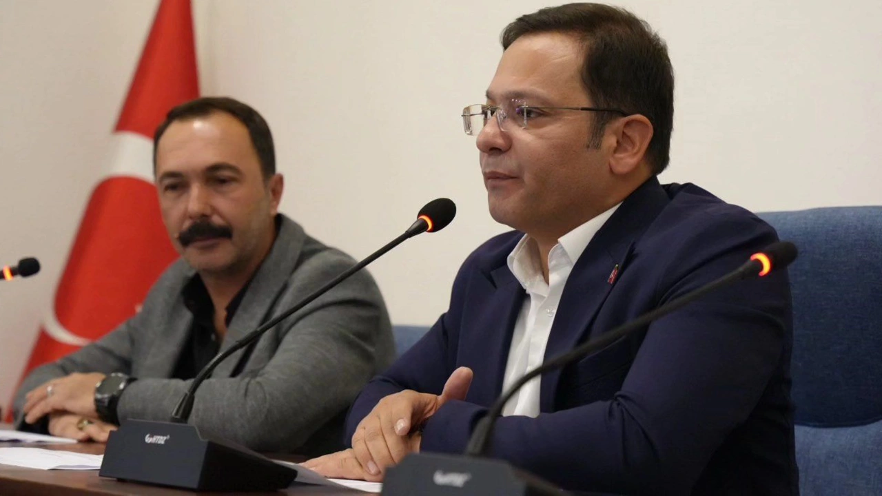 CHP’li Belediye Başkanına gazetecilerden büyük tepki: Mahkemeye git! Şarlatan…