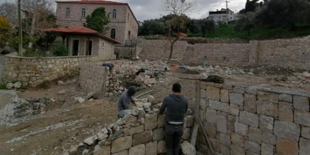 Mezarlıkta skandal görüntüler! CHP'li belediye yapıyor