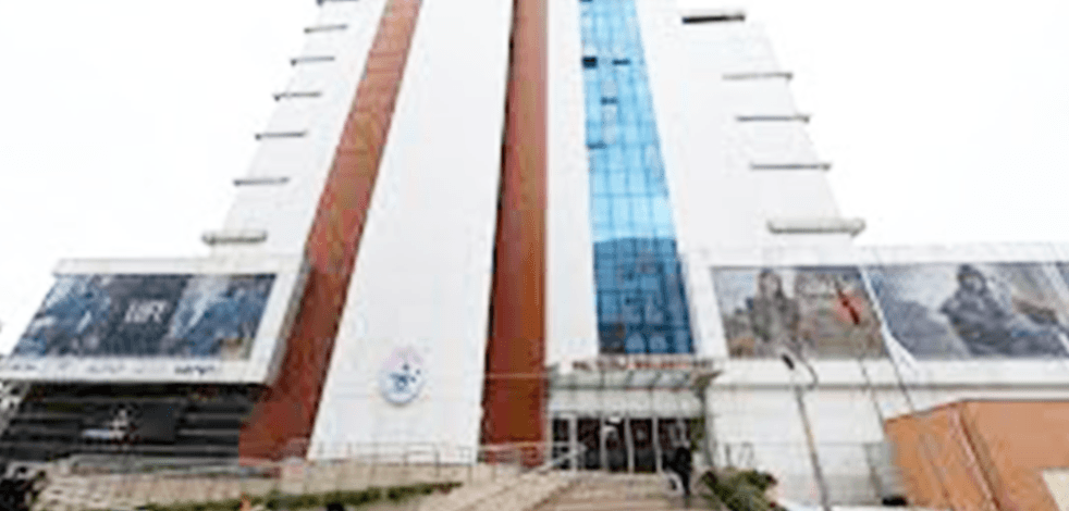 CHP’li belediye tarafından işten çıkarılan 69 kişi iş durdurma eylemi yaptı