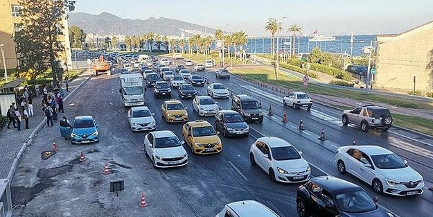CHP'li belediyede büyük grev! İzmir'de trafik durma noktasına geldi