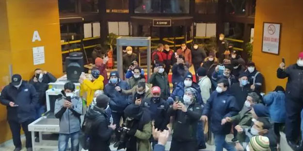 CHP'li belediyede işçiler greve gitti