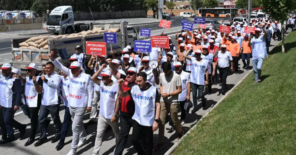 CHP'li belediyede mobbing! İşçilere kıydılar, öğretmenleri çöpe sürdüler