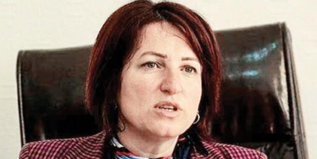 CHP’li belediyede skandal olay! Kartlardan Türk bayrağını kaldırdılar