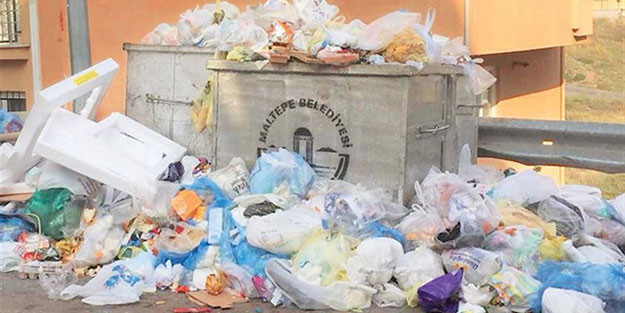 CHP’li belediyede skandallar zinciri! Çöp dağları, kaçak işçi, protestolar