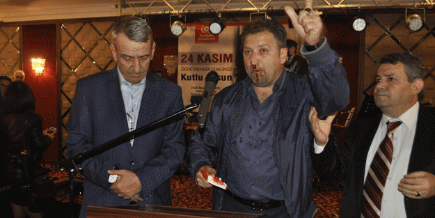 CHP'li belediyeden öğretmene dayak!