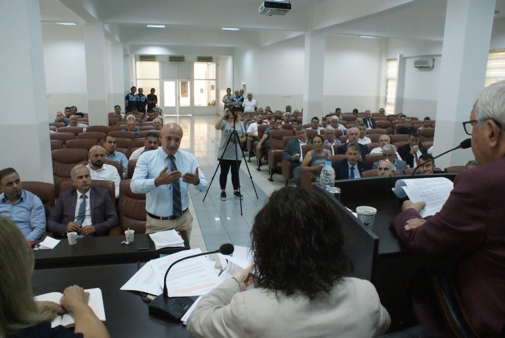 CHP’li belediyeden ulaşım ücretlerine yüzde 25 zam 